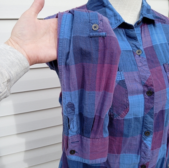 🪻Small Blue and Purple Plaid Cozy Button Up Blouse, Great Condition! Vibrant! - Picture 5 of 9